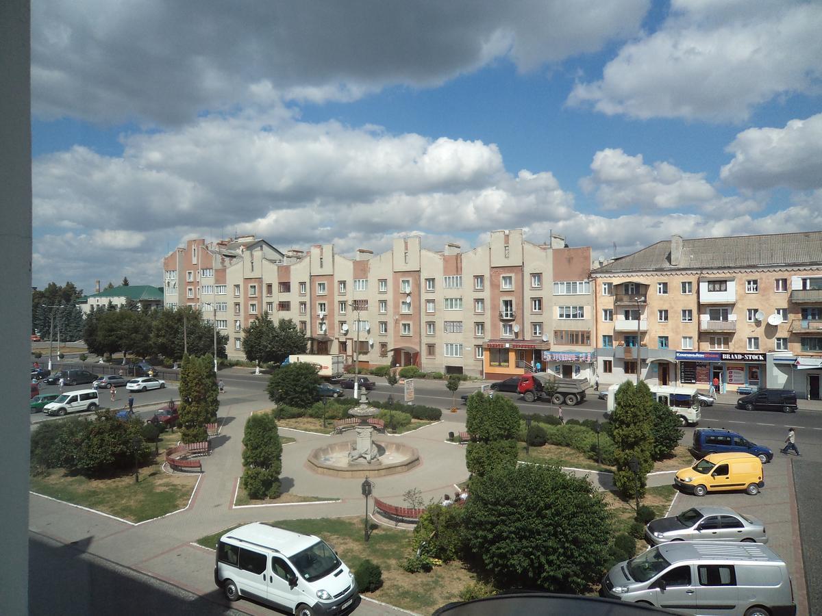 Готель "Дубно" Exterior photo